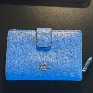 🎉 COACH Crossgrain Leather Wallet 🎉